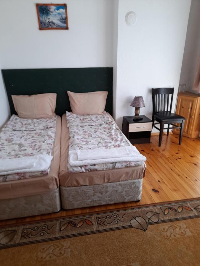 Yana Guest House Dobrinishte Ngoại thất bức ảnh