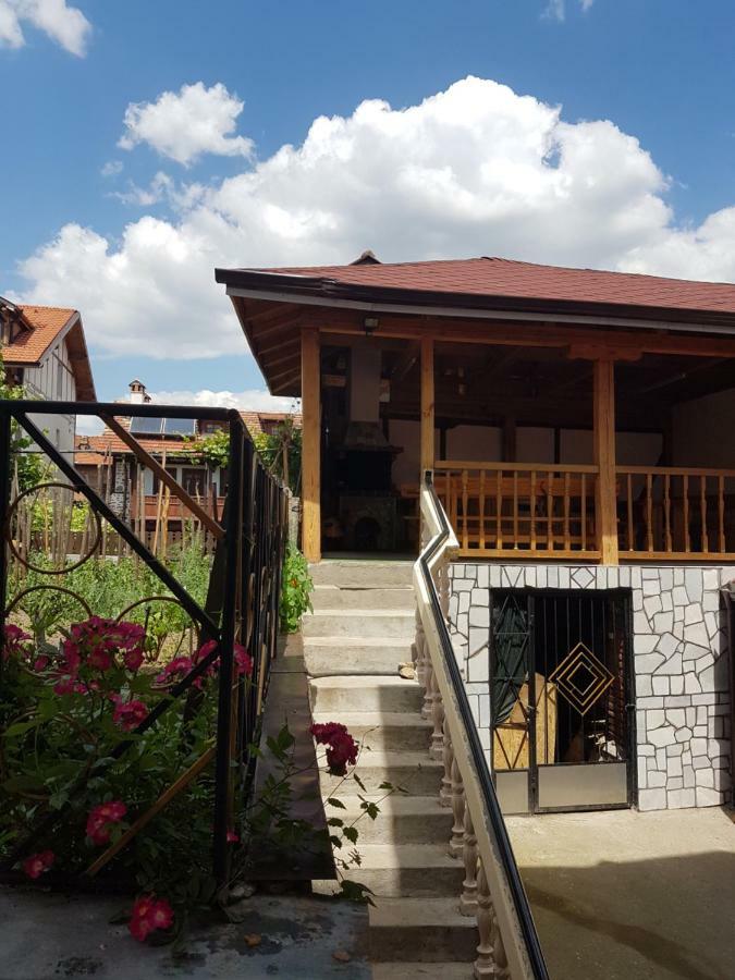 Yana Guest House Dobrinishte Ngoại thất bức ảnh