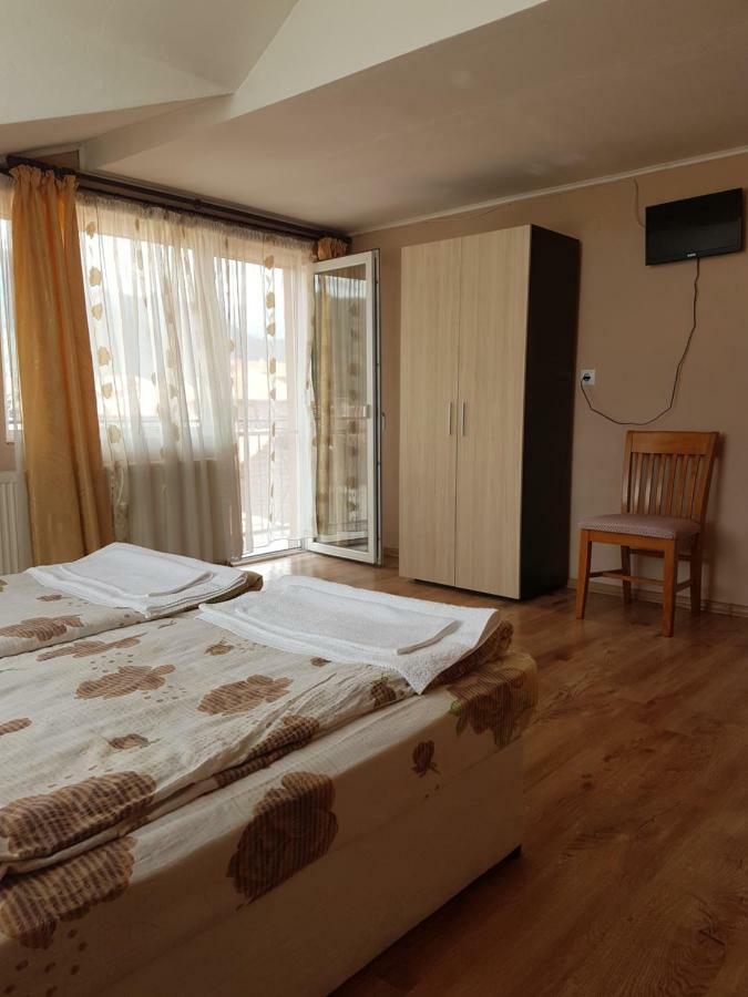 Yana Guest House Dobrinishte Ngoại thất bức ảnh